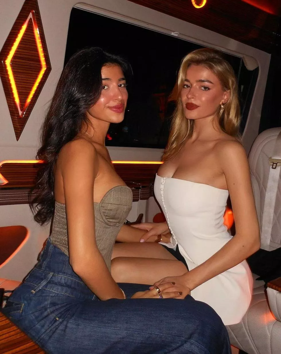 Blonde or brunette [2]