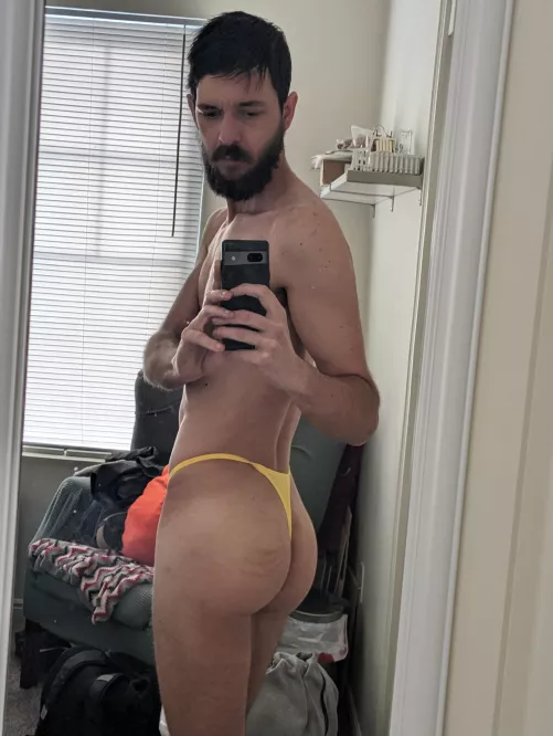 Can't decide if thongs are right for me 🤭