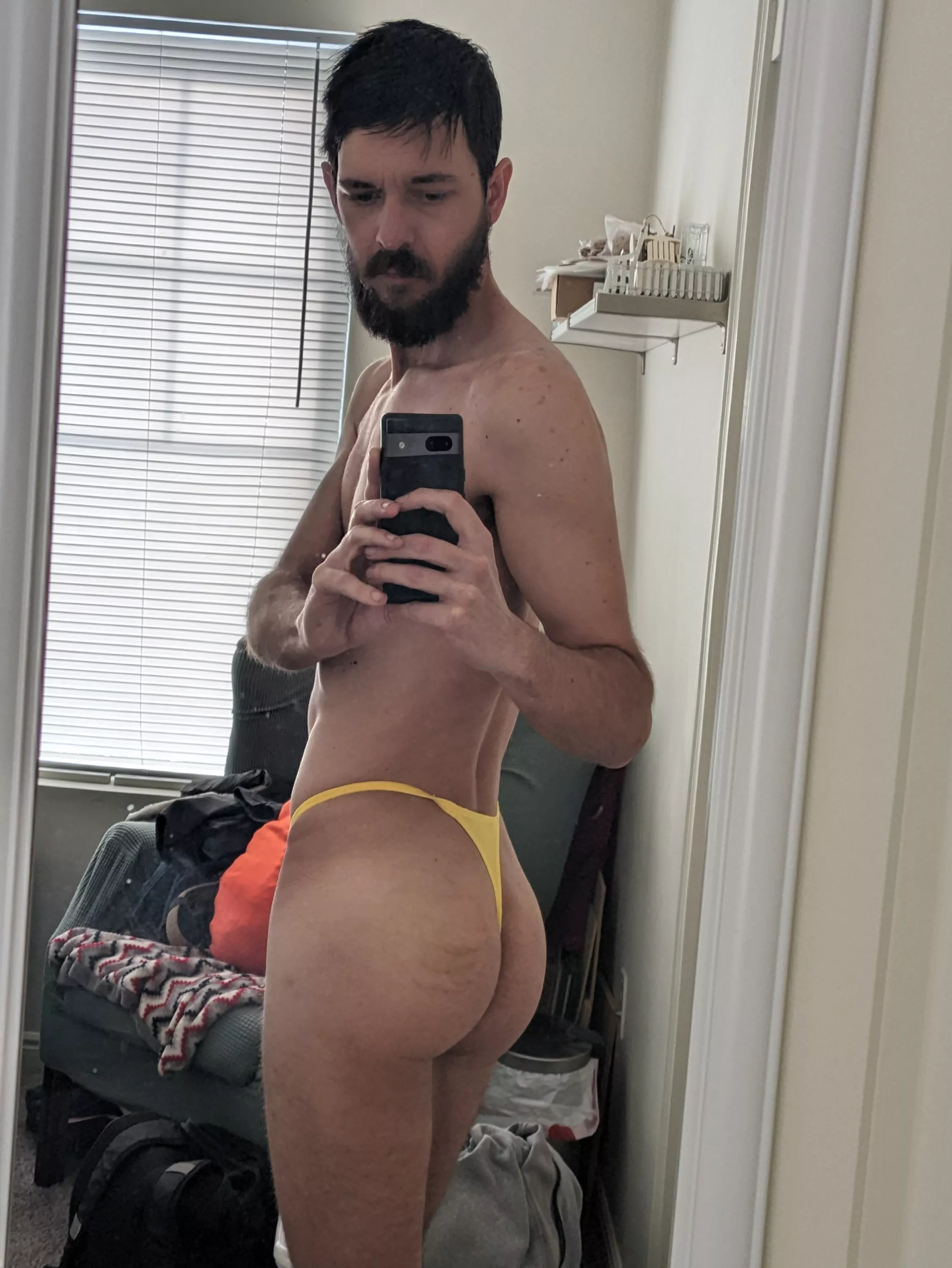 Can't decide if thongs are right for me 🤔