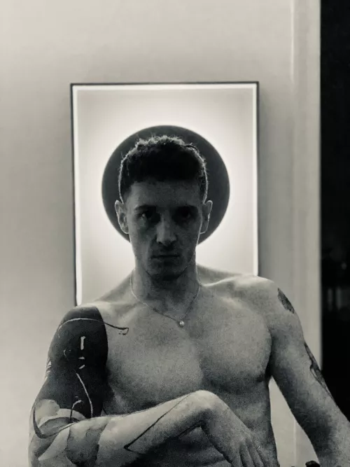 Come on black and white silver-ish filter!