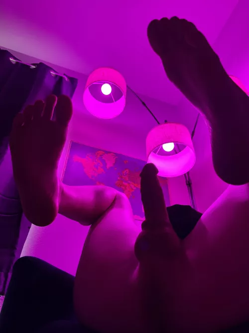 Did you notice my feet or conk first 👉👈