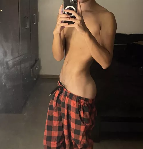 do older men like 18yo boys like me?