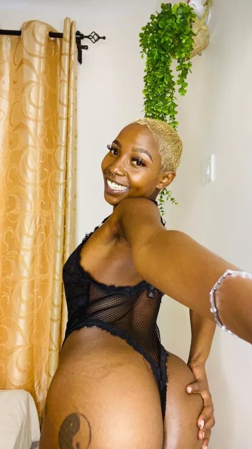 Do real hotties need to be full undressed to be hot?