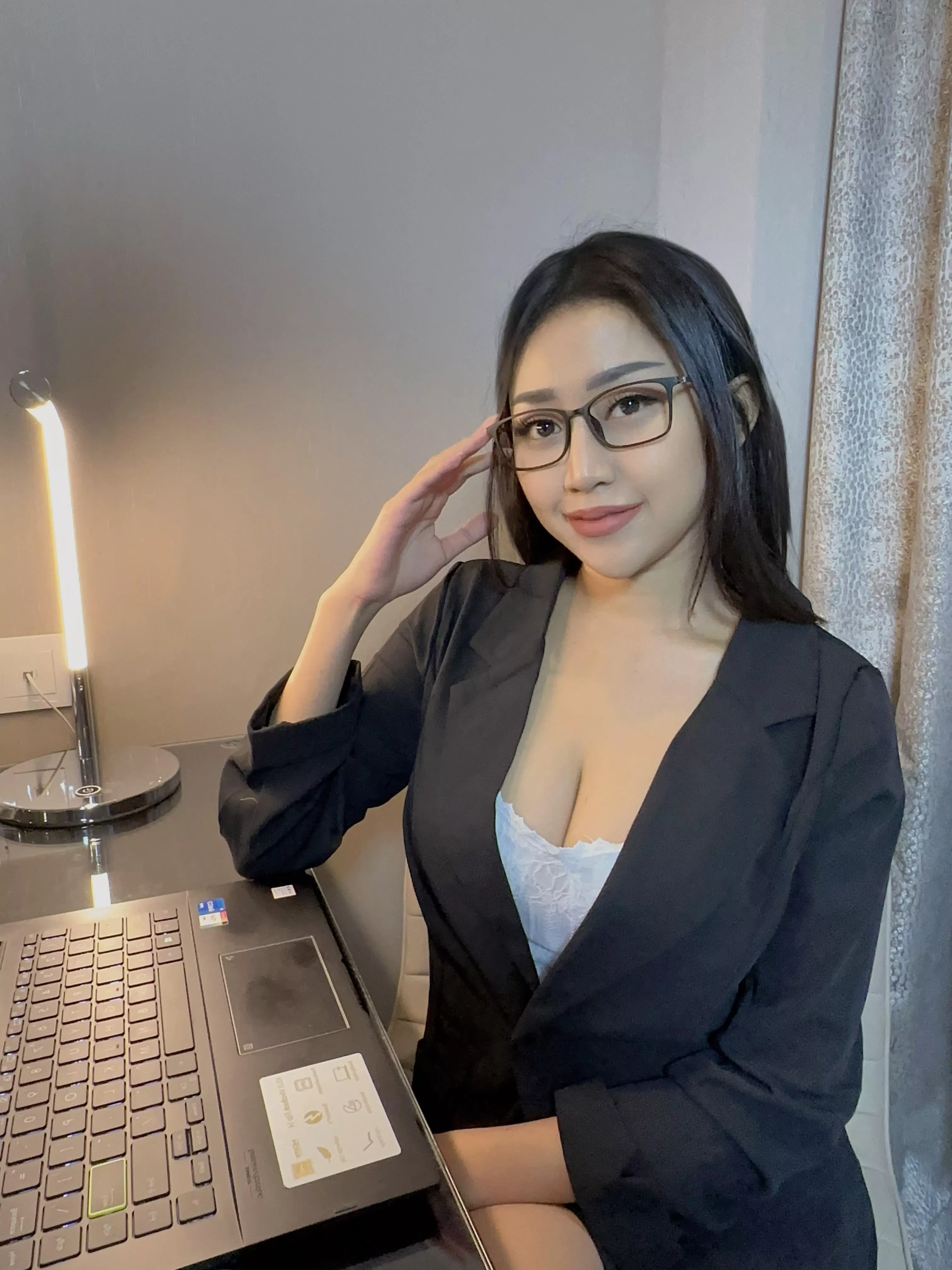 Friendly reminder to take breaks in between tasks (f)