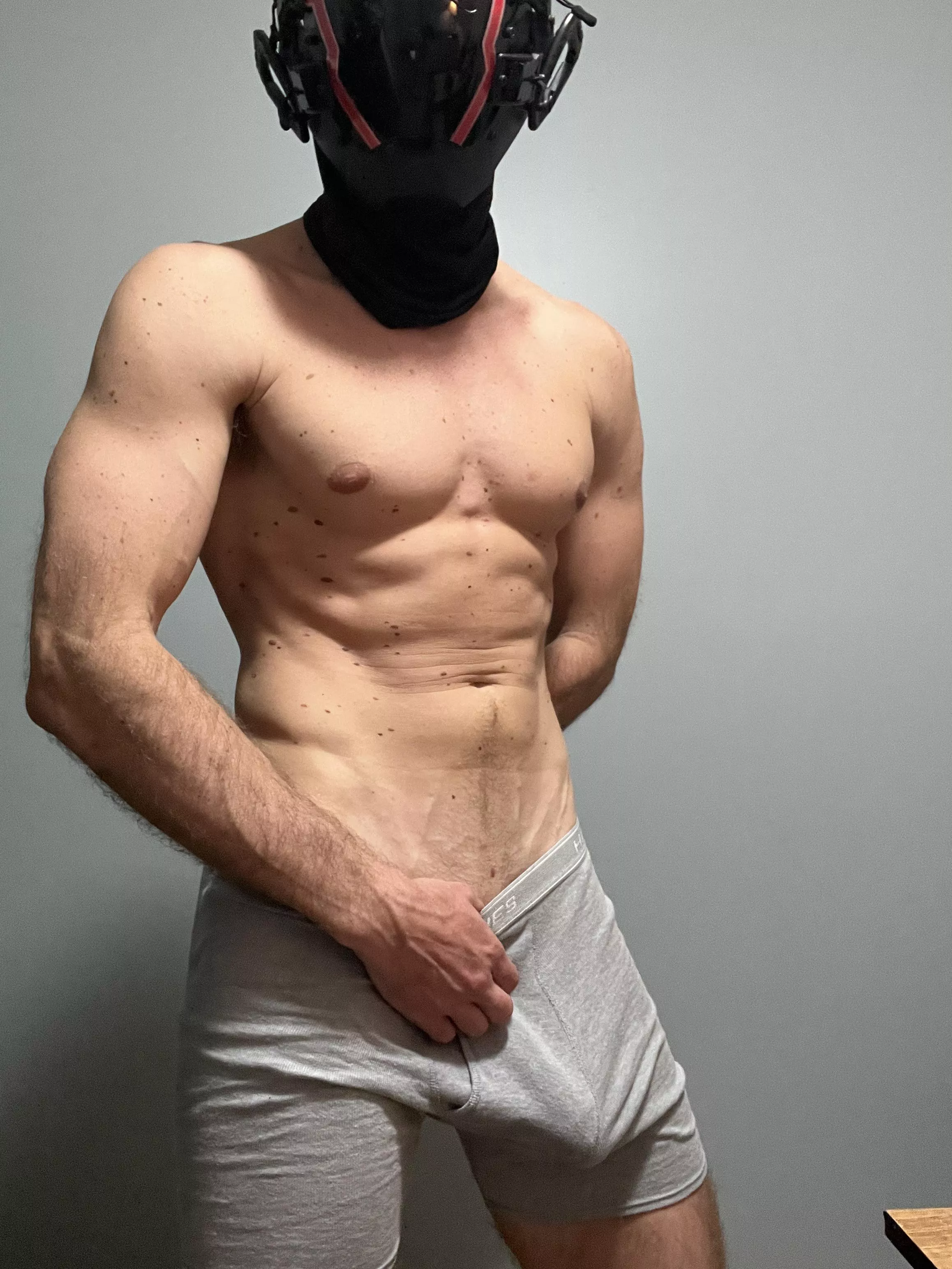 Gaymer bf needs u to polish his joystick