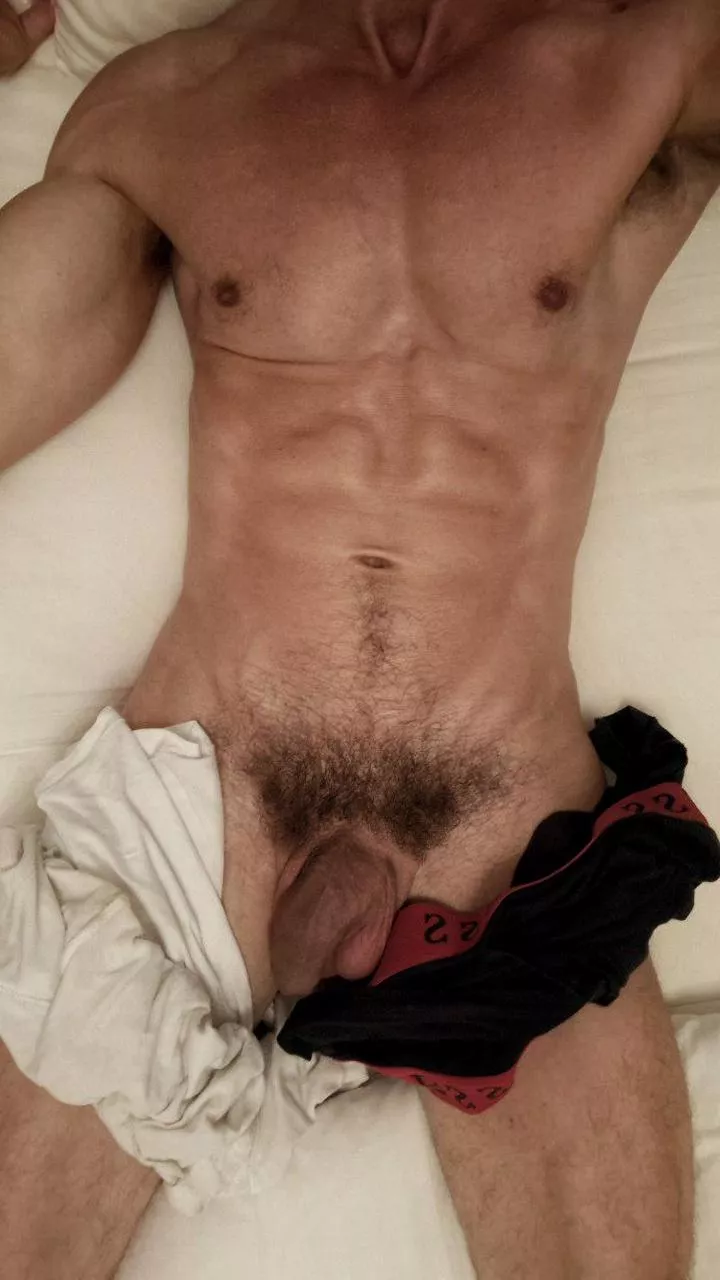 Gym sesh was very intense, my gear smells like sex now. Meet me in the shower.