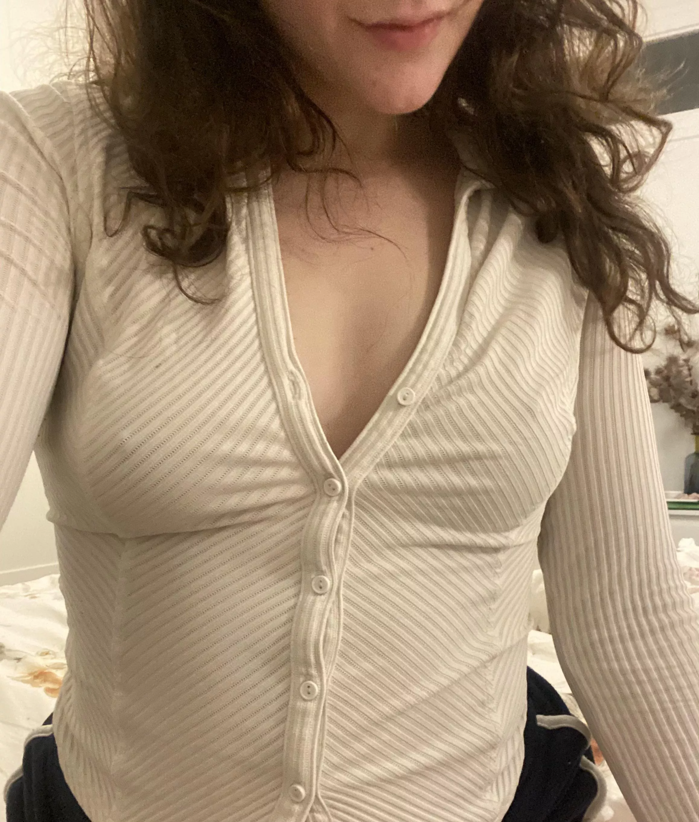 Haven’t worn a bra in months!!! I think it’s better this way 😇