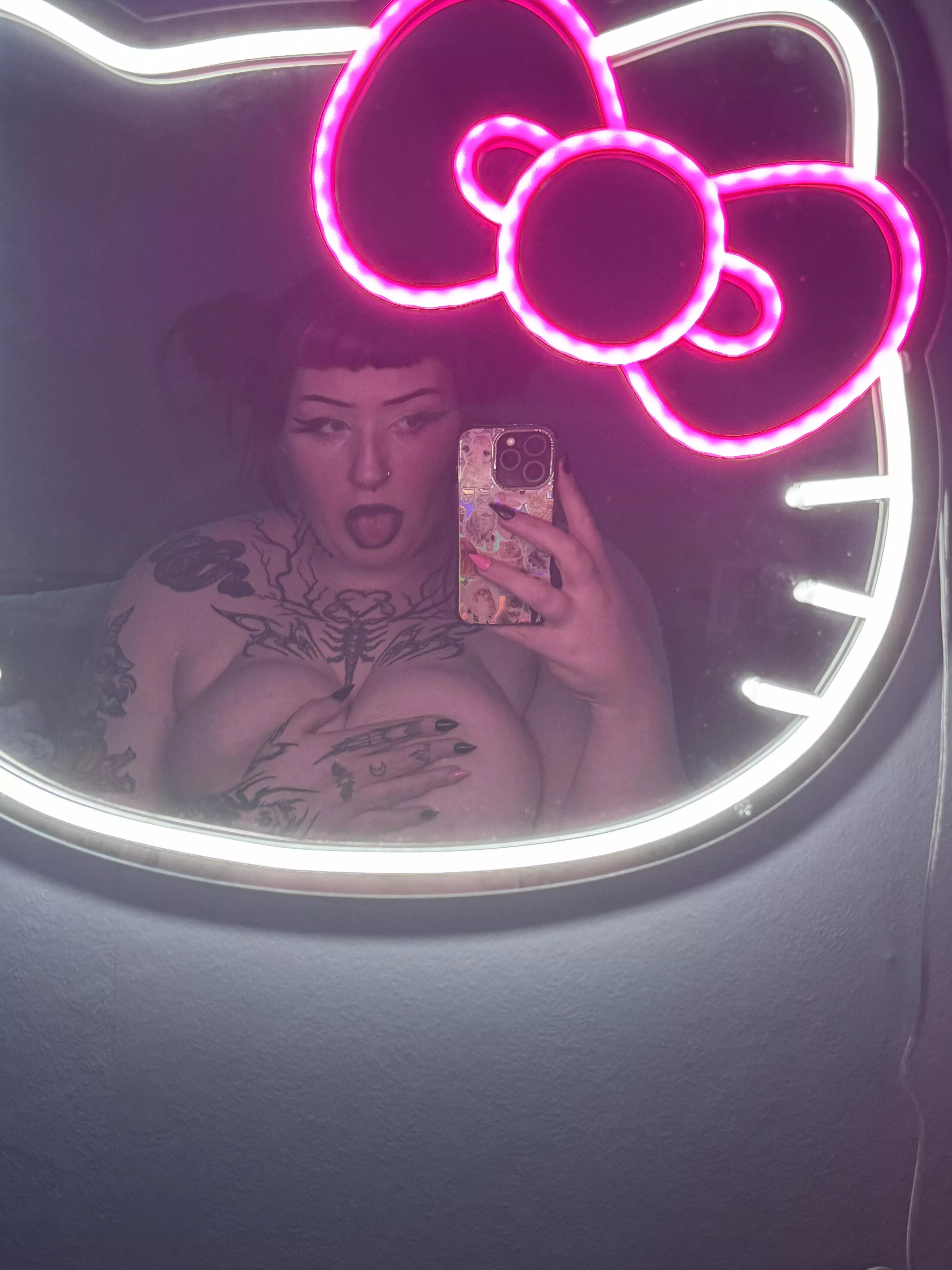 Hi from Scotland 🏴󠁧󠁢󠁳󠁣󠁴󠁿 where are you from? 