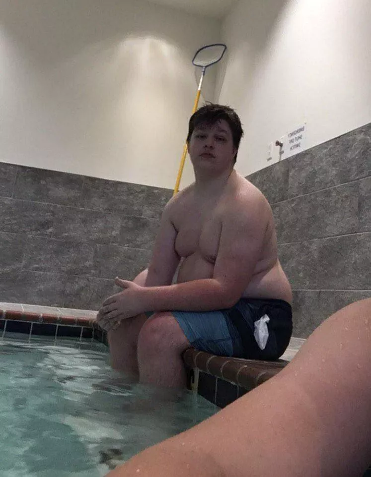 How do we feel about chunky guys? 😅 