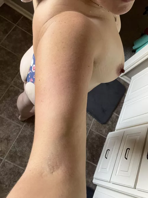 Hubby wanted me to share my tits and ass with you this morning