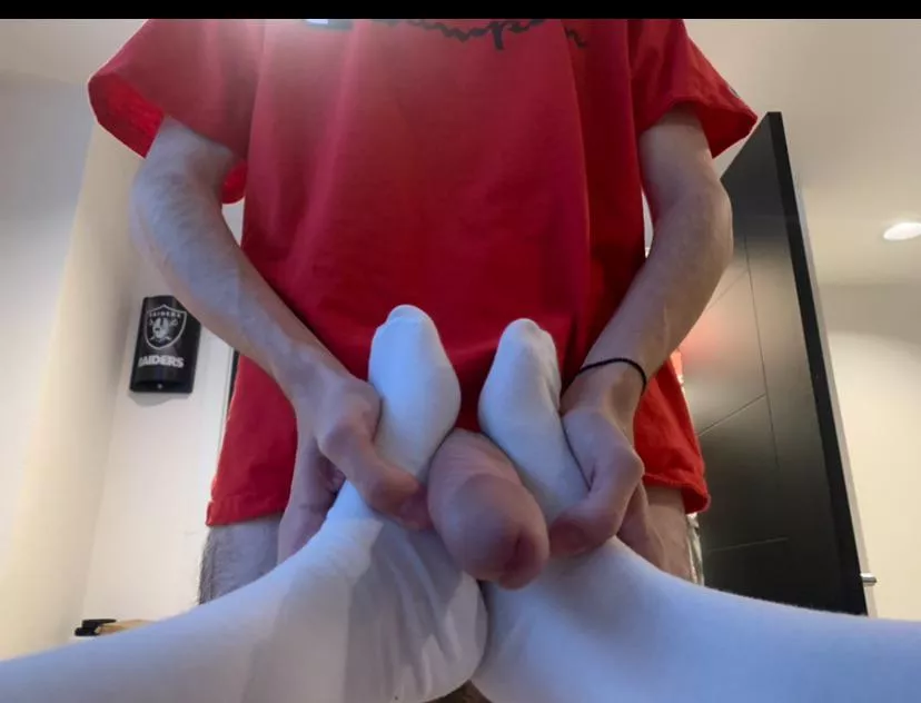 I give the best sock jobs, I’ll prove it;) [f]