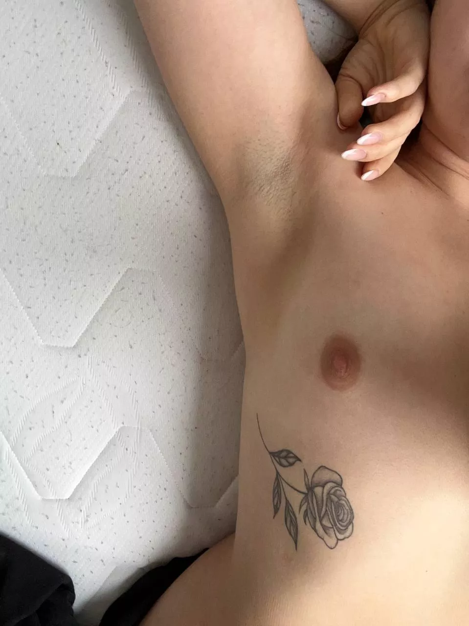 I love sending nudes to random guys, you in?