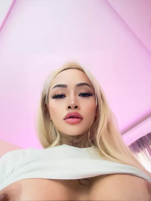 I swear they're super soft. You wanna touch? 😘