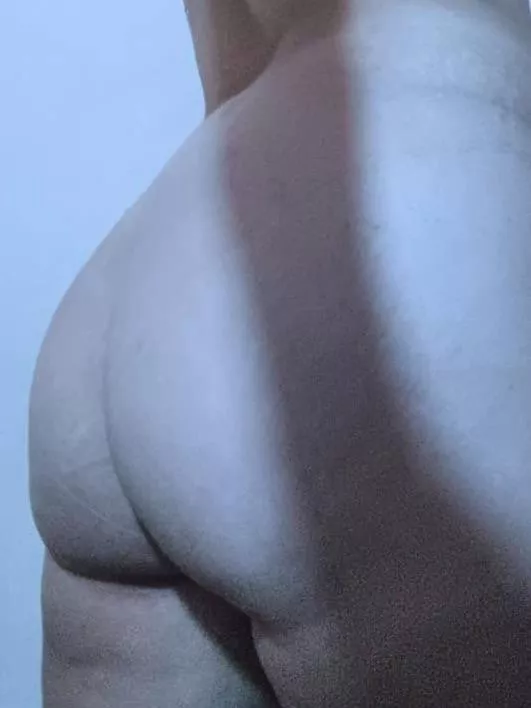 I’m craving her touch [35F]