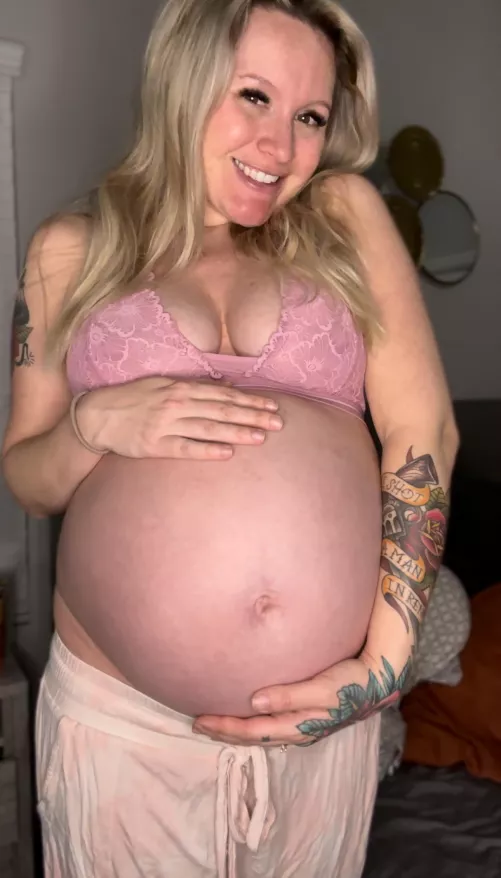 I’m usually only 100lbs so I feel a little weird being so big, but I also kinda love it! 