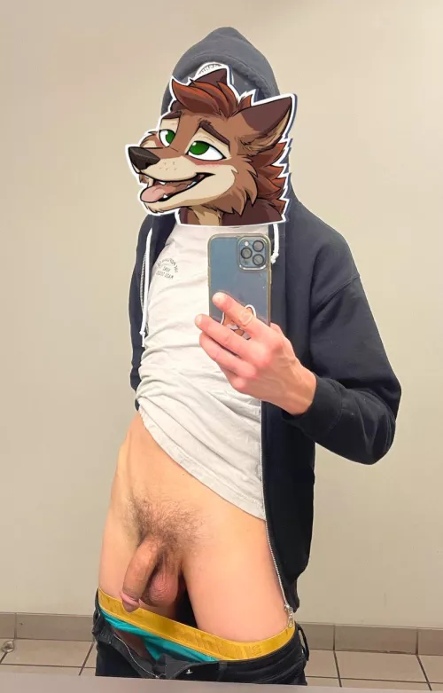 In the work bathroom :3