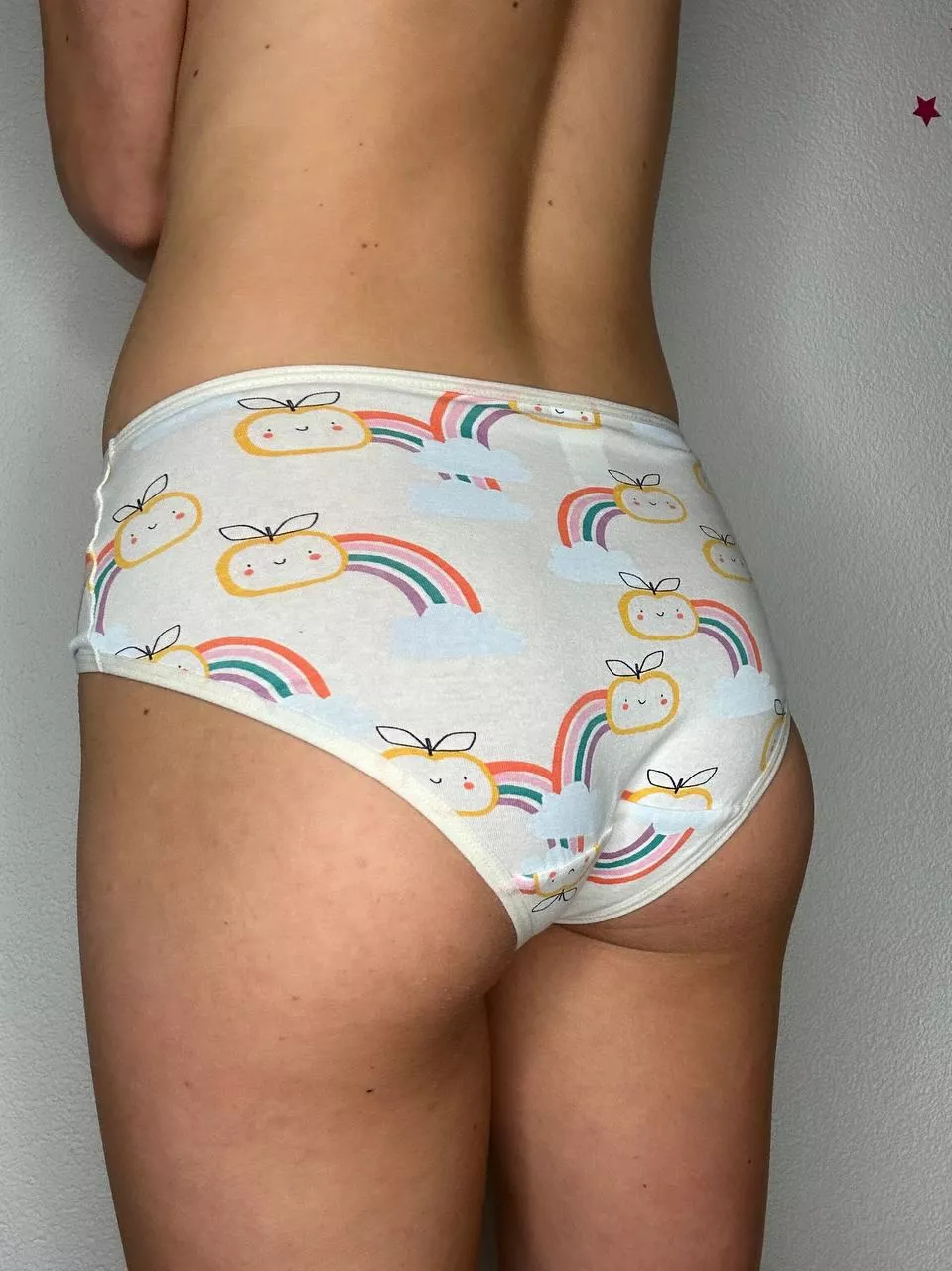 Just turned 18.. I am 110lbs and 5´1 did I make you hard?