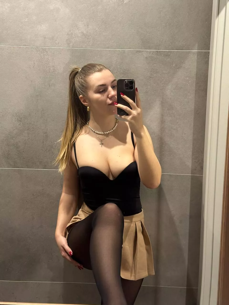 love this mini skirt