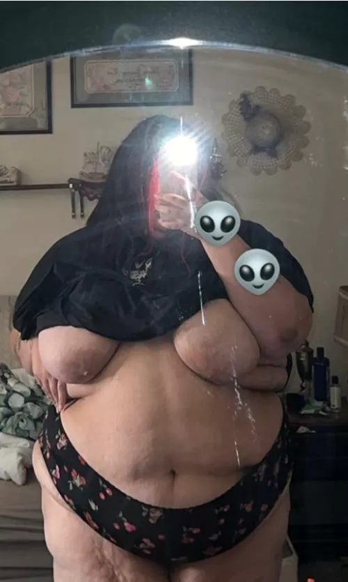 Morning mirror selfie🫶🏼