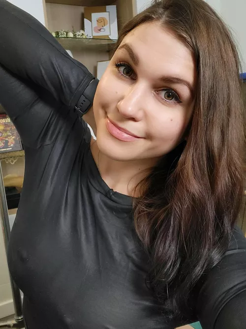 My wet pussy awaits for your attention 😛 look for me on @chaturbate [Tiny_hat] 