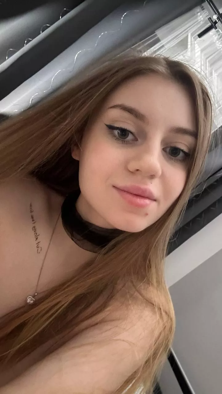 Not too hard a collar, but still, I'll be obedient