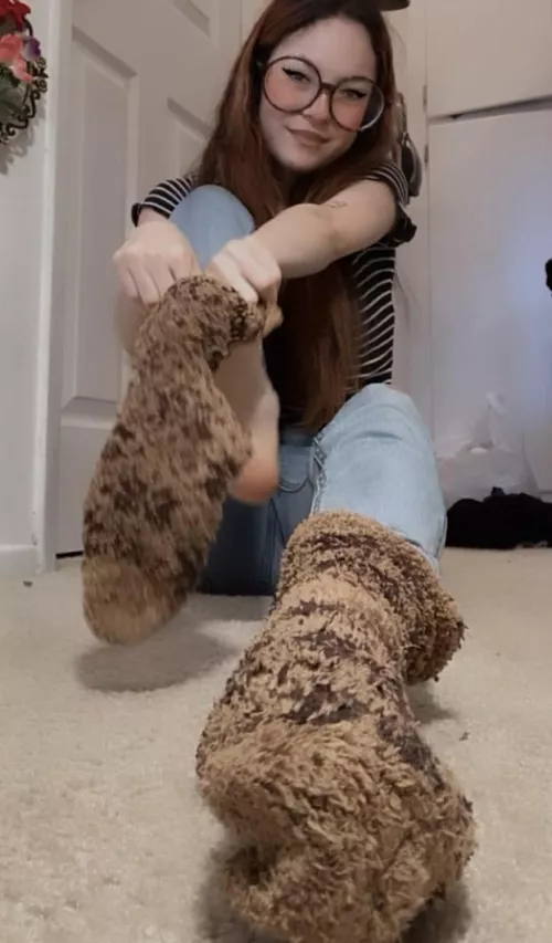 [selling] Who like fuzzy ones??~Selling pantys/socks/bras/vials/digital