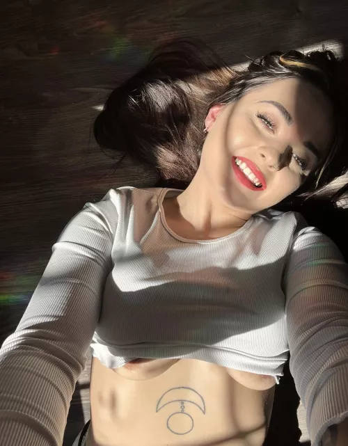 Sunshine Makes Me Happy & Horny