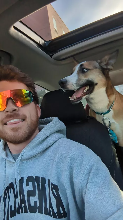 Taking the kid to daycare 😁