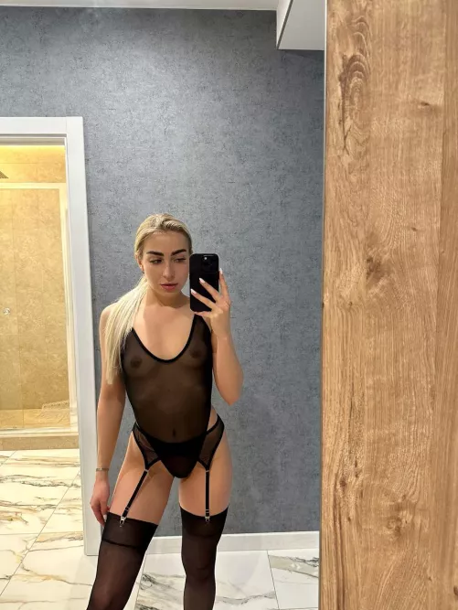 Tell me where do you want to kiss me babe