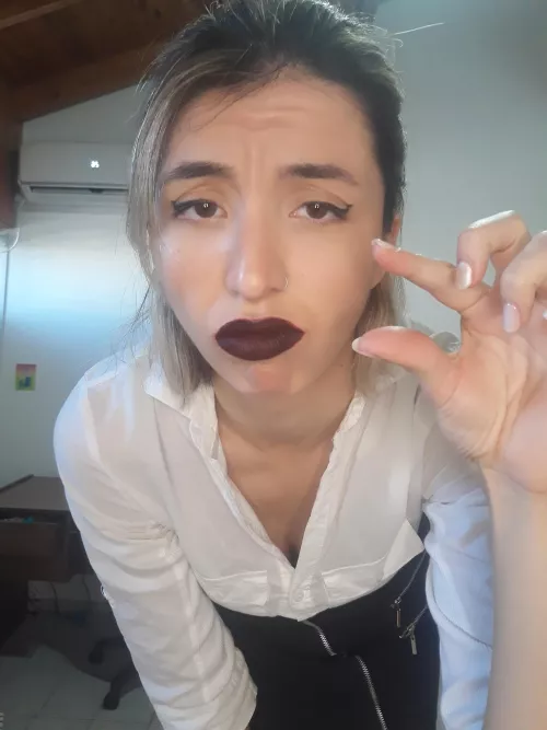 Tell me your size and I tell you how beta you are 😈