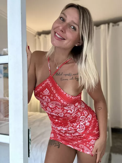 The fit of this is interesting [f]