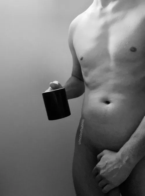 Tuesdays call for full cups with a little bit of a tease ☕️