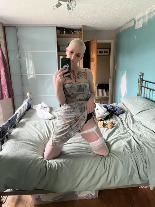 Wearing my sun dress but stockings too cuz it’s cold 