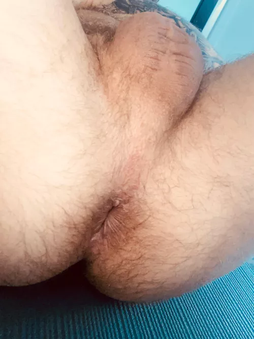 Who loves a furry hole? 🦦🕳️