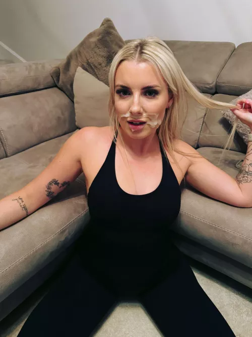 Why is it so hard to find a guy to cum on my face like this everyday?