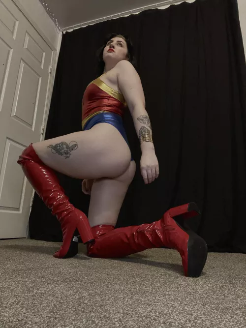 Wonder Woman booty 