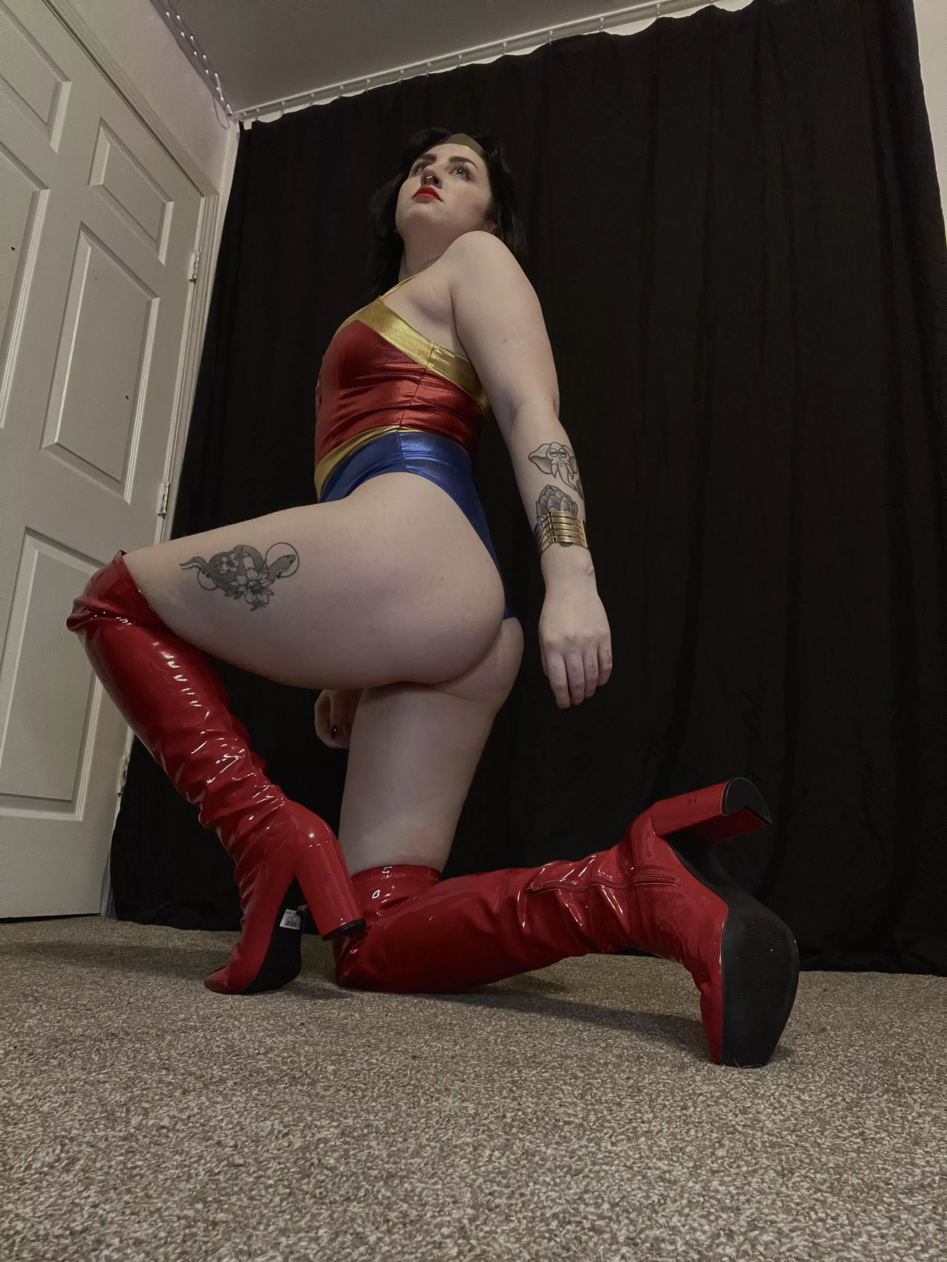 Wonder Woman booty 