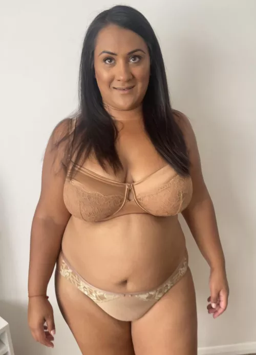 Would anyone fuck my wife or has she got too fat?