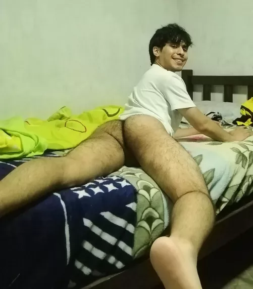 Would you fuck this peruvian hairy ass? 