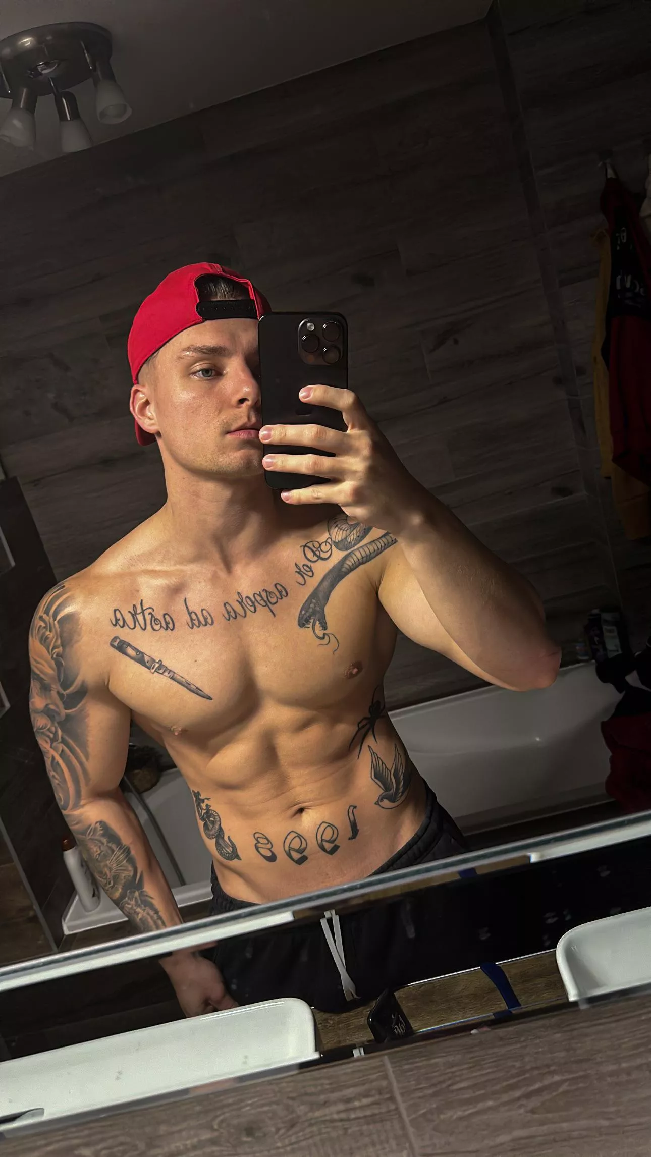 Your fav inked model ? 🤔