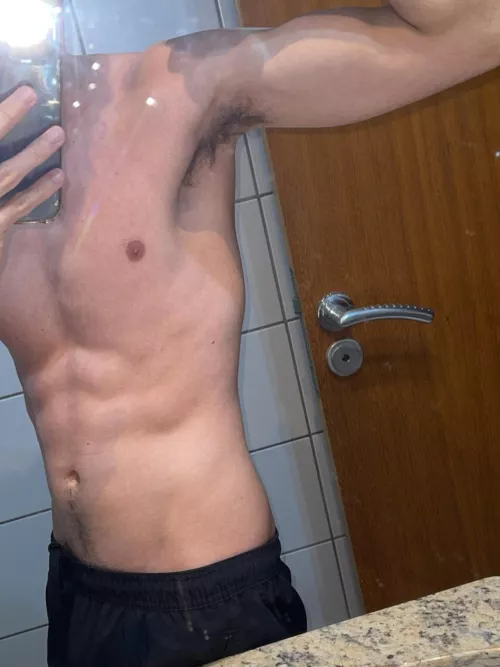 20 green eyes good looking fit 8 inches if u hot too snap me moisurf