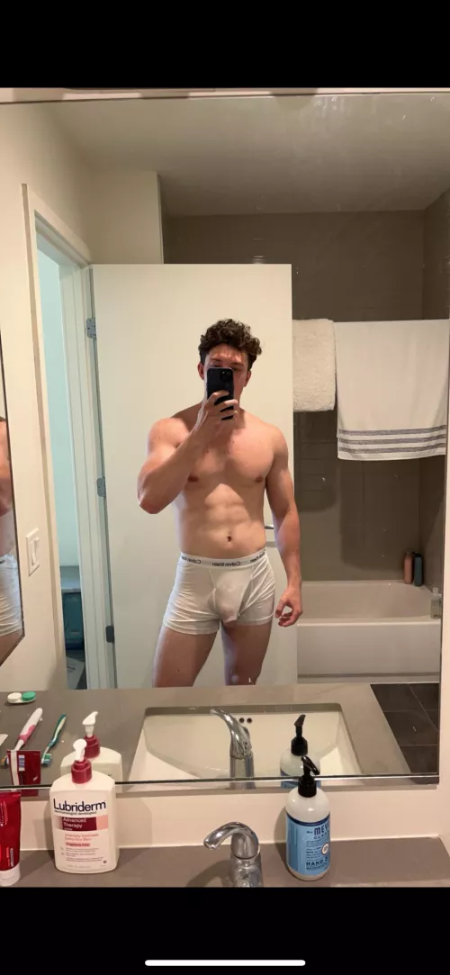 26m. Femboys hit me up for my snap