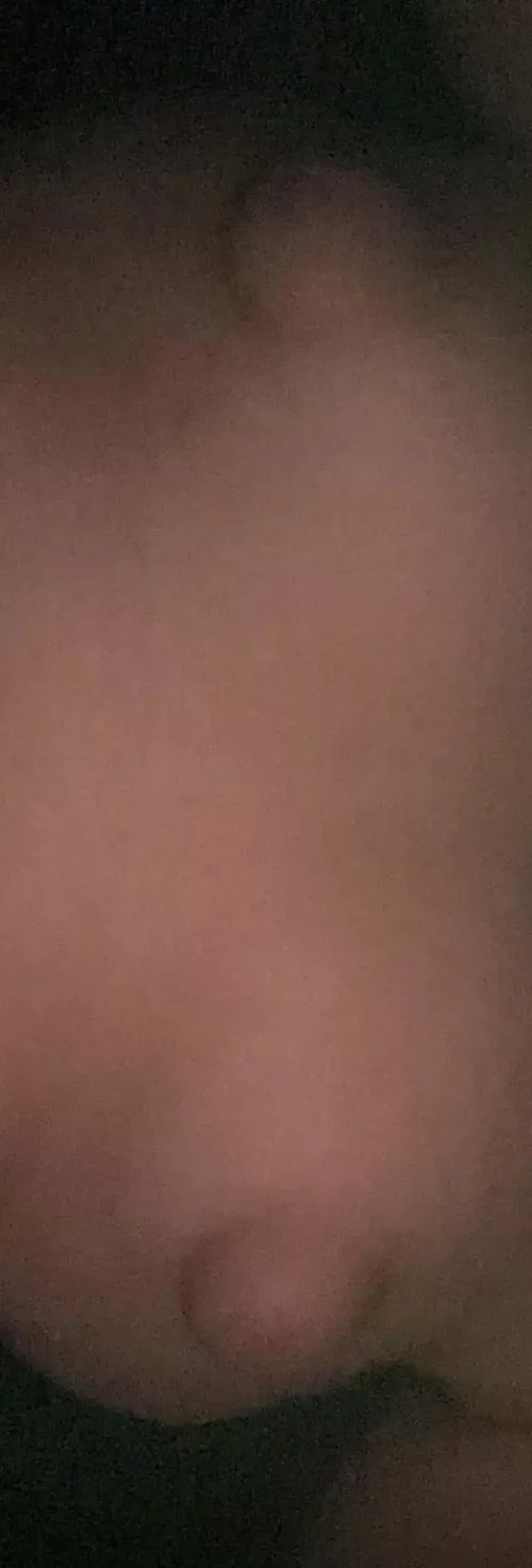 anyone wanna fuck big nips?