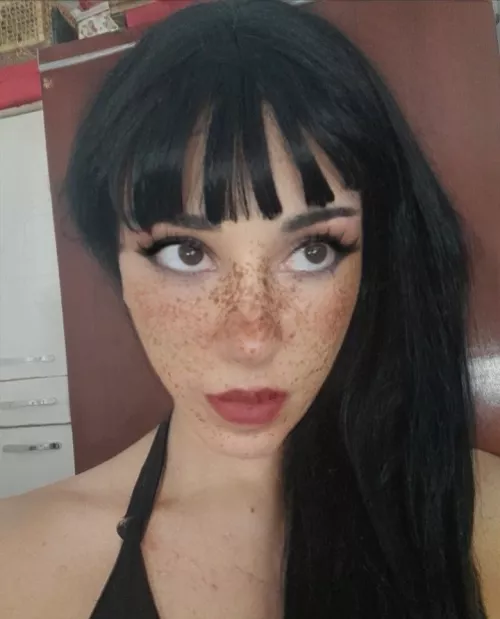 Big eyes, I feel like a Pin-Up