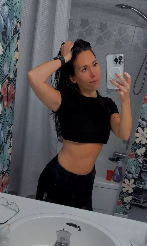 Can I still rock a crop top even though I’m F33?