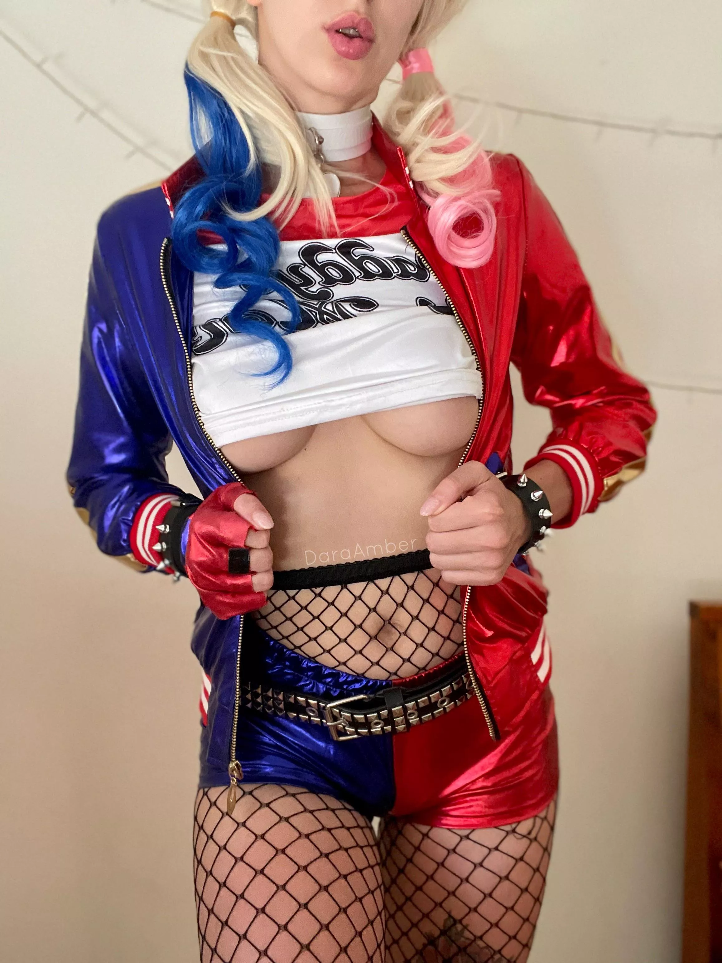 Do you like being teased by bad girls? Harley Quinn cosplay by Dara Amber