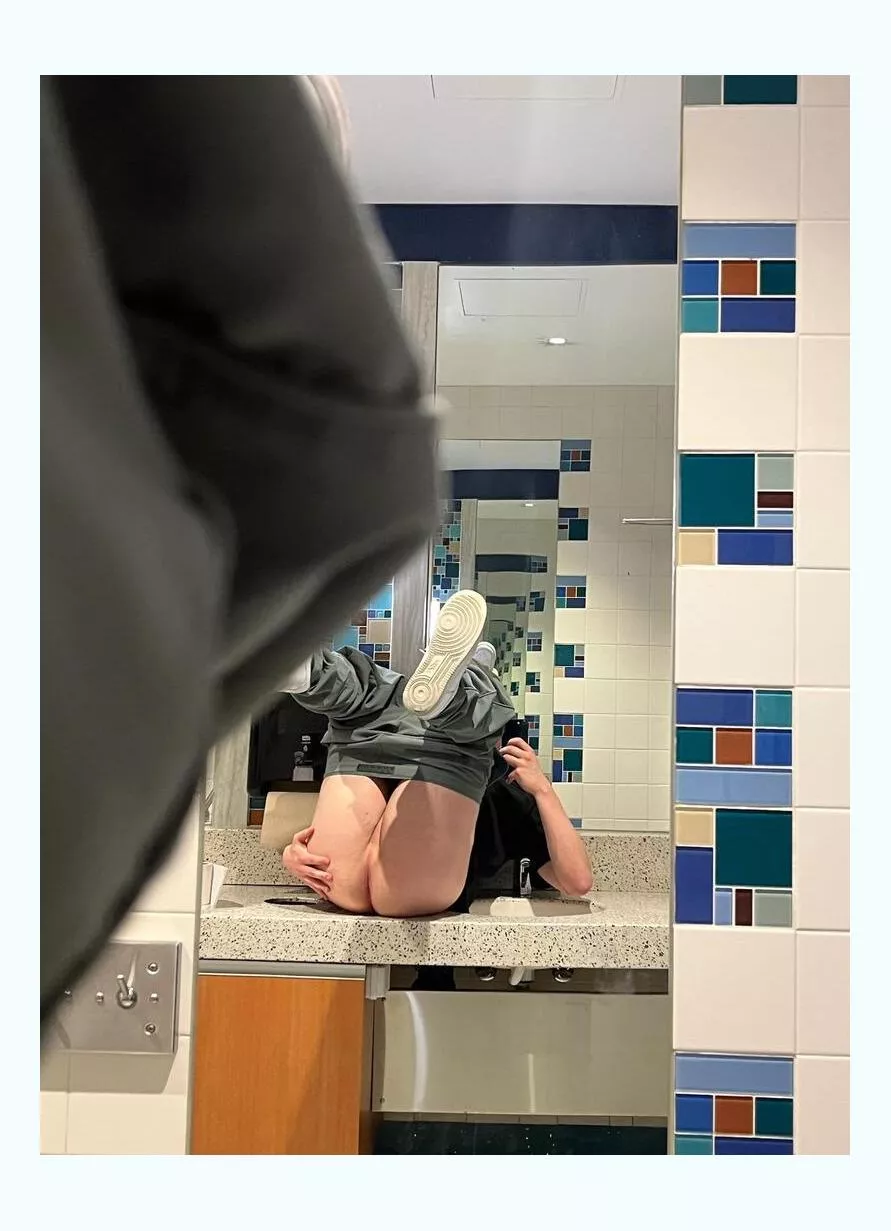 Eat me out on the public wink, I dare you