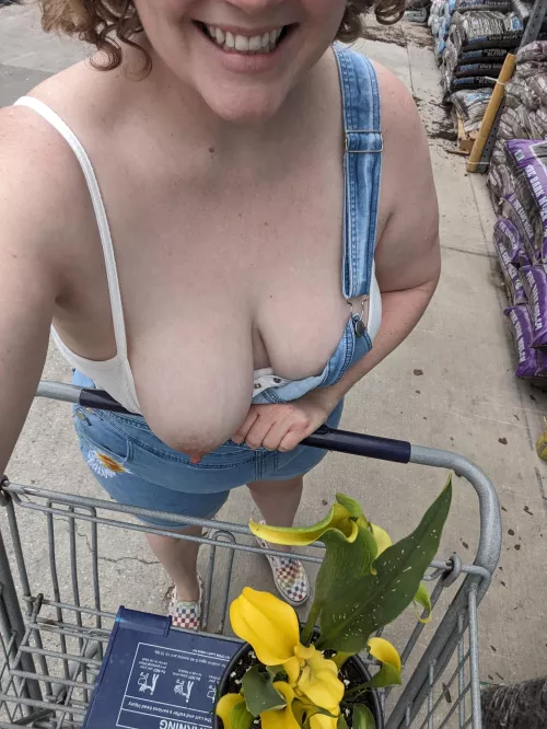 Fertilizer? I hardly know her!