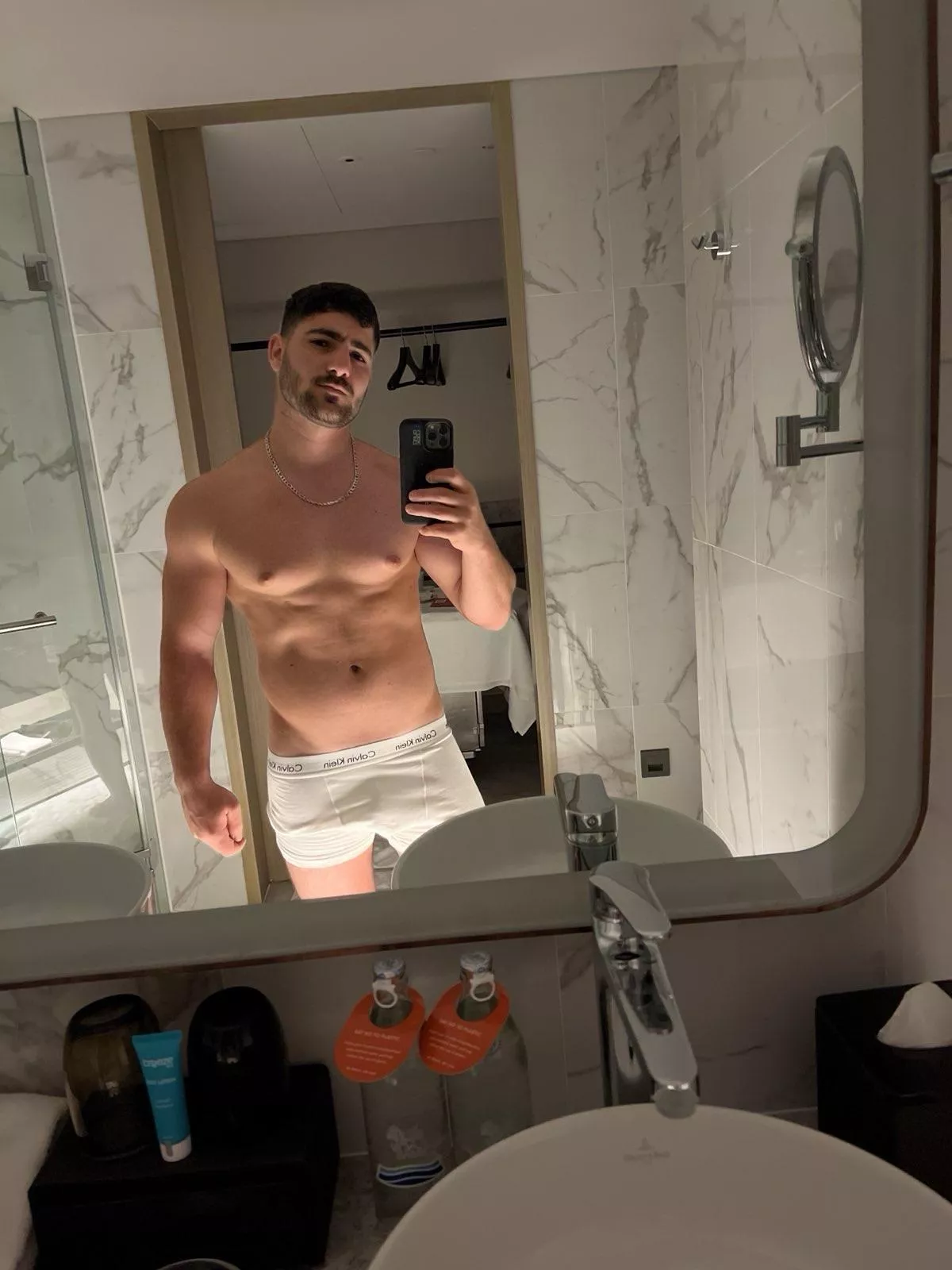 Get on your knees for your King 🫡