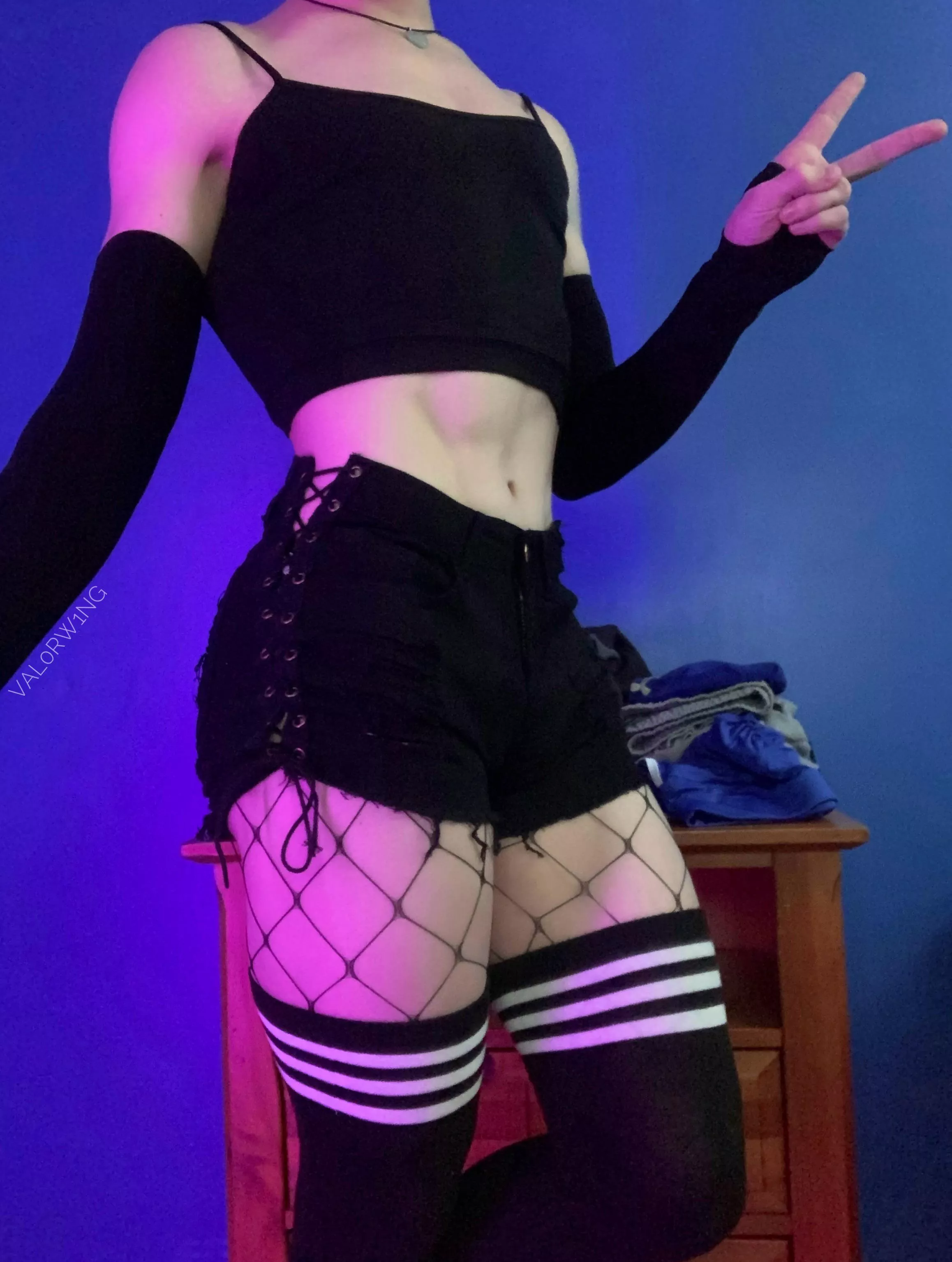 Happy hump day 🖤🤍